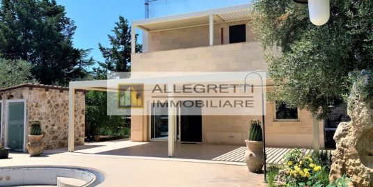 VENDE – LUSSUOSA VILLA – VIA VECCHIA SOVERETO